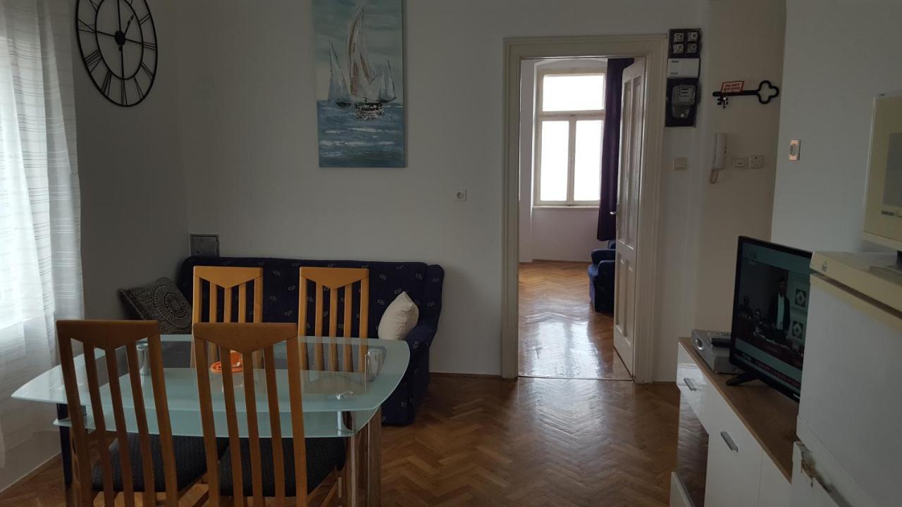 Apartment Sandi غييكا المظهر الخارجي الصورة